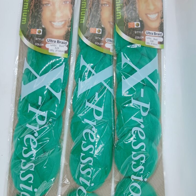 3 Pieces X-pression premium Ultra Braid jumbo braid synthetique. couleur  A24 et 100g 60cm